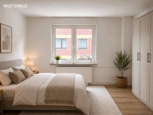 Selten !!! Komplett renovierte Wohnung mit großem Garten !