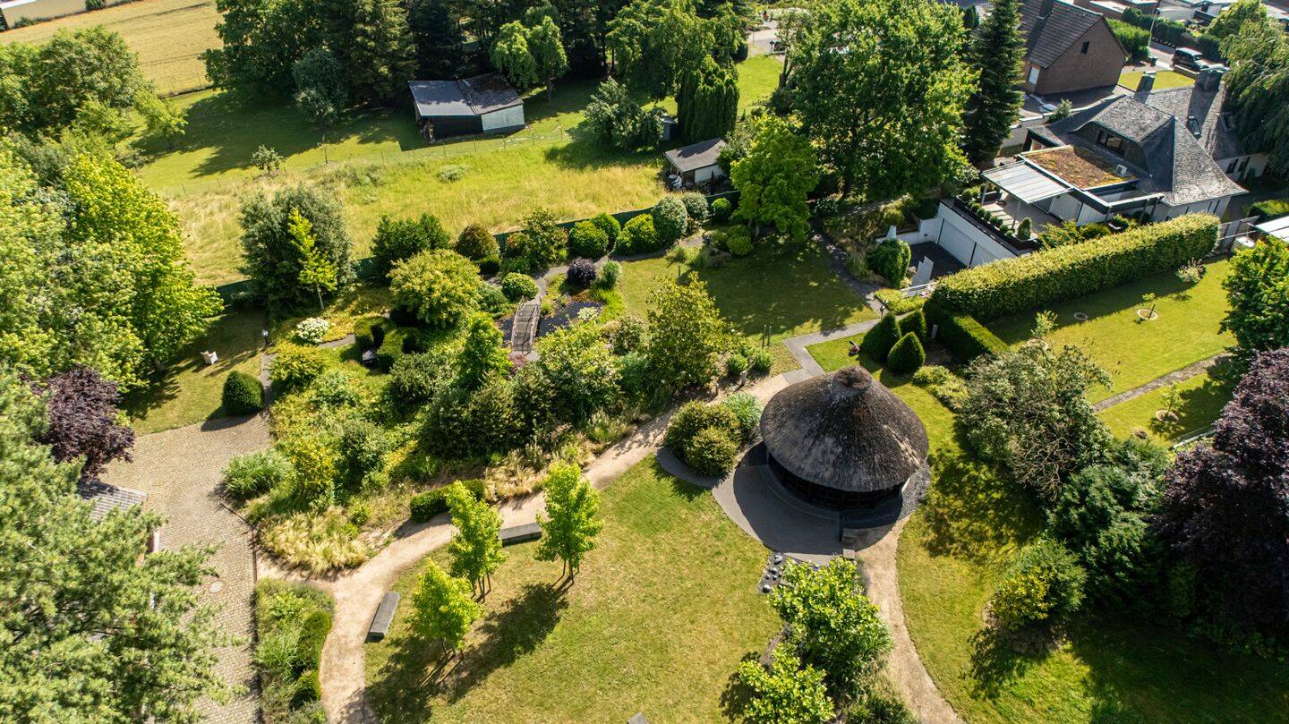 Modernisiertes Refugium: Großzügiges Wohnen mit Park und Pool – Jüchen – Vorschaubild 5