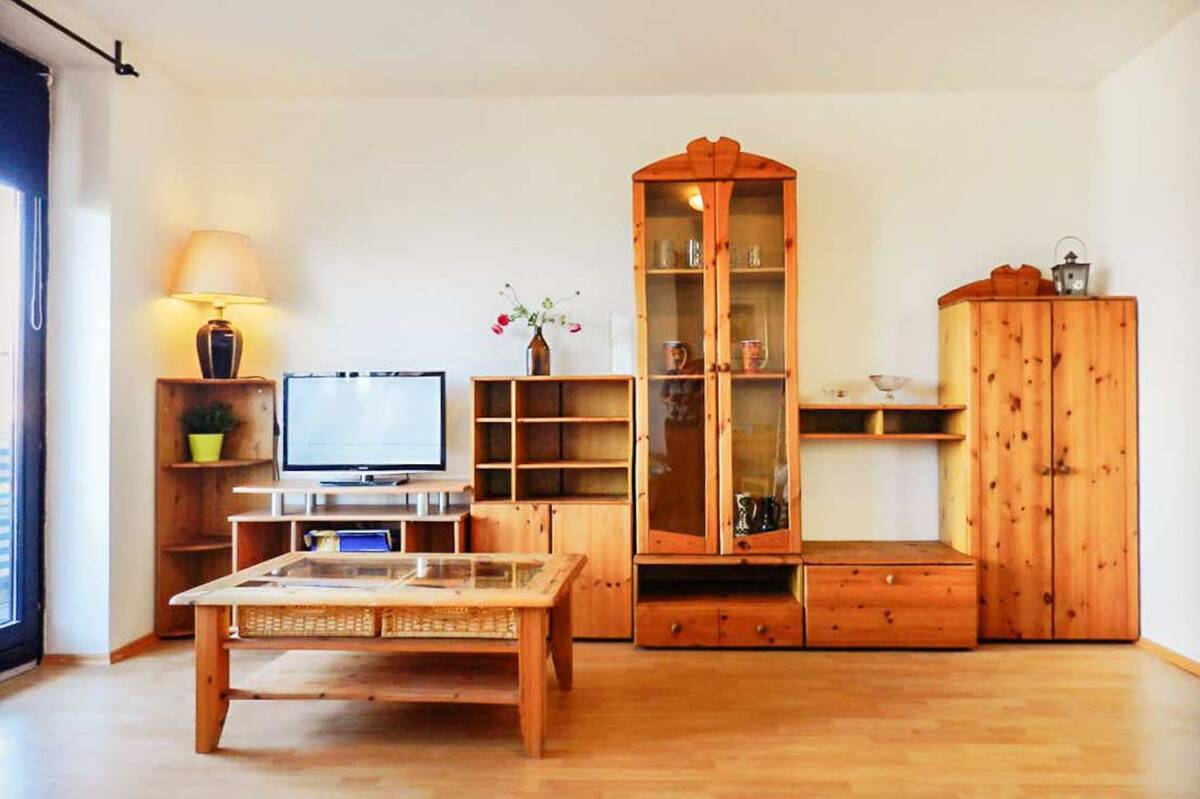 Attraktive 1-Zimmer-Wohnung in Top-Lage nahe Medienhafen – 40219 Düsseldorf – Bild 1 von 8