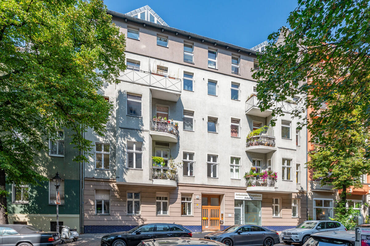Attraktives Dachgeschoss-Projekt: Entwicklungspotenzial für 2 Wohneinheiten mit Aufdachterrassen!