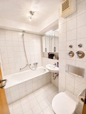 * Helle, gepflegte und gut geschnittene 2-Zimmer-Wohnung * – 1156 Dresden – Vorschaubild 7