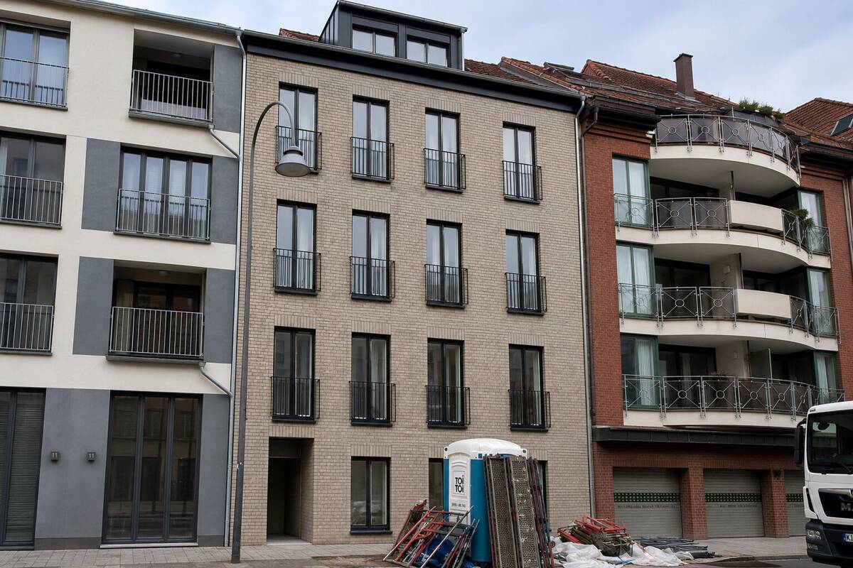Exklusive 3-Zimmer-Neubauwohnung mit Domblick, Fußbodenheizung & großer Terrasse – 50668 Köln – Bild 1 von 9
