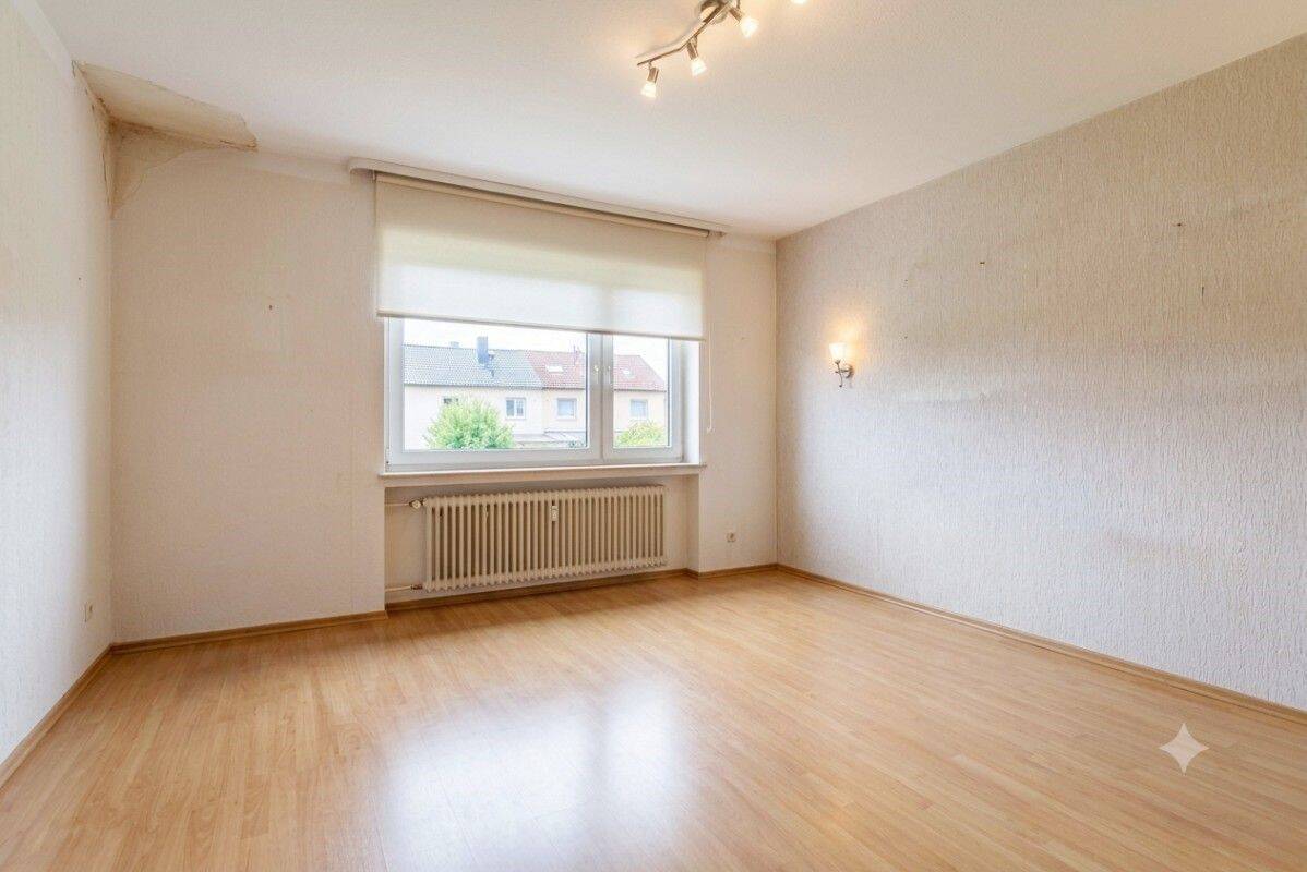 Doppelhaushälfte mit zwei Wohneinheiten und großem Grundstück in Dreieich-Sprendlingen – Dreieich – Vorschaubild 5