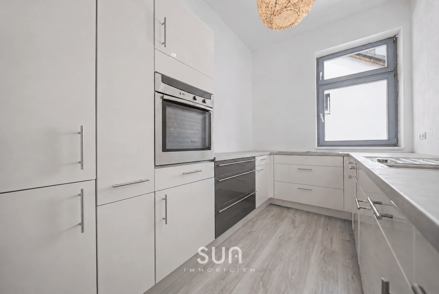 MODERNISIERTE ALTBAUWOHNUNG MIT KAMIN & BALKON IM GRÜNEN - 4 Zimmer auf 98 m² in Darmstadt-Arheilgen – Darmstadt – Vorschaubild 2