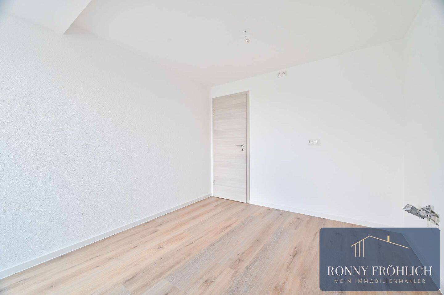 WOW! Frisch saniert: Stilvolle 3-Raum-Maisonette mit Balkon, Aufzug & Fernblick auf dem Kaßberg! NEU – Chemnitz – Vorschaubild 9