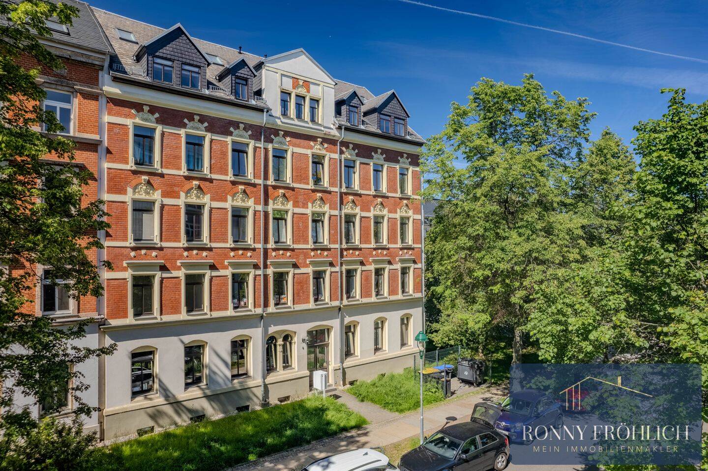 WOW! Frisch saniert: Stilvolle 3-Raum-Maisonette mit Balkon, Aufzug & Fernblick auf dem Kaßberg! NEU