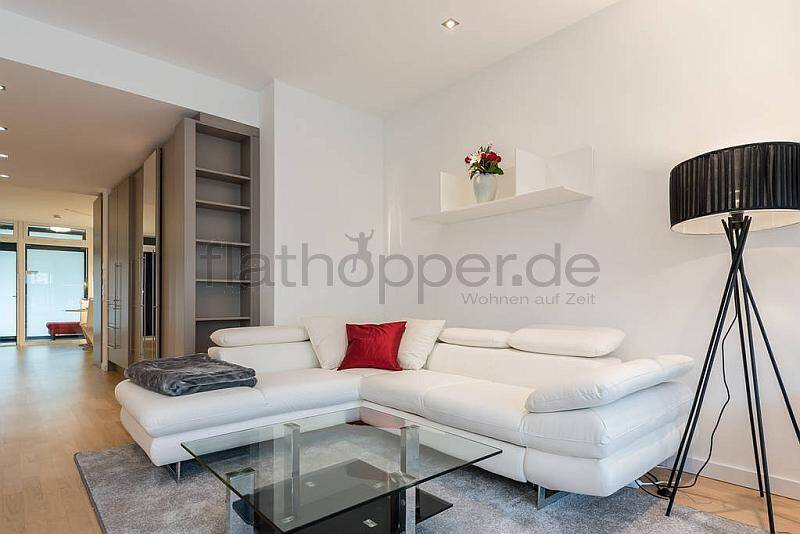 Moderne, offen gestaltete 2-Zimmer-Wohnung mit Terrasse - München-Bogenhausen – München – Vorschaubild 3