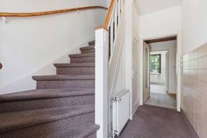 Bremen-Hulsberg: Gepflegtes Reihenmittelhaus mit schönem Garten in guter Lage – 28205 Bremen – Vorschaubild 4