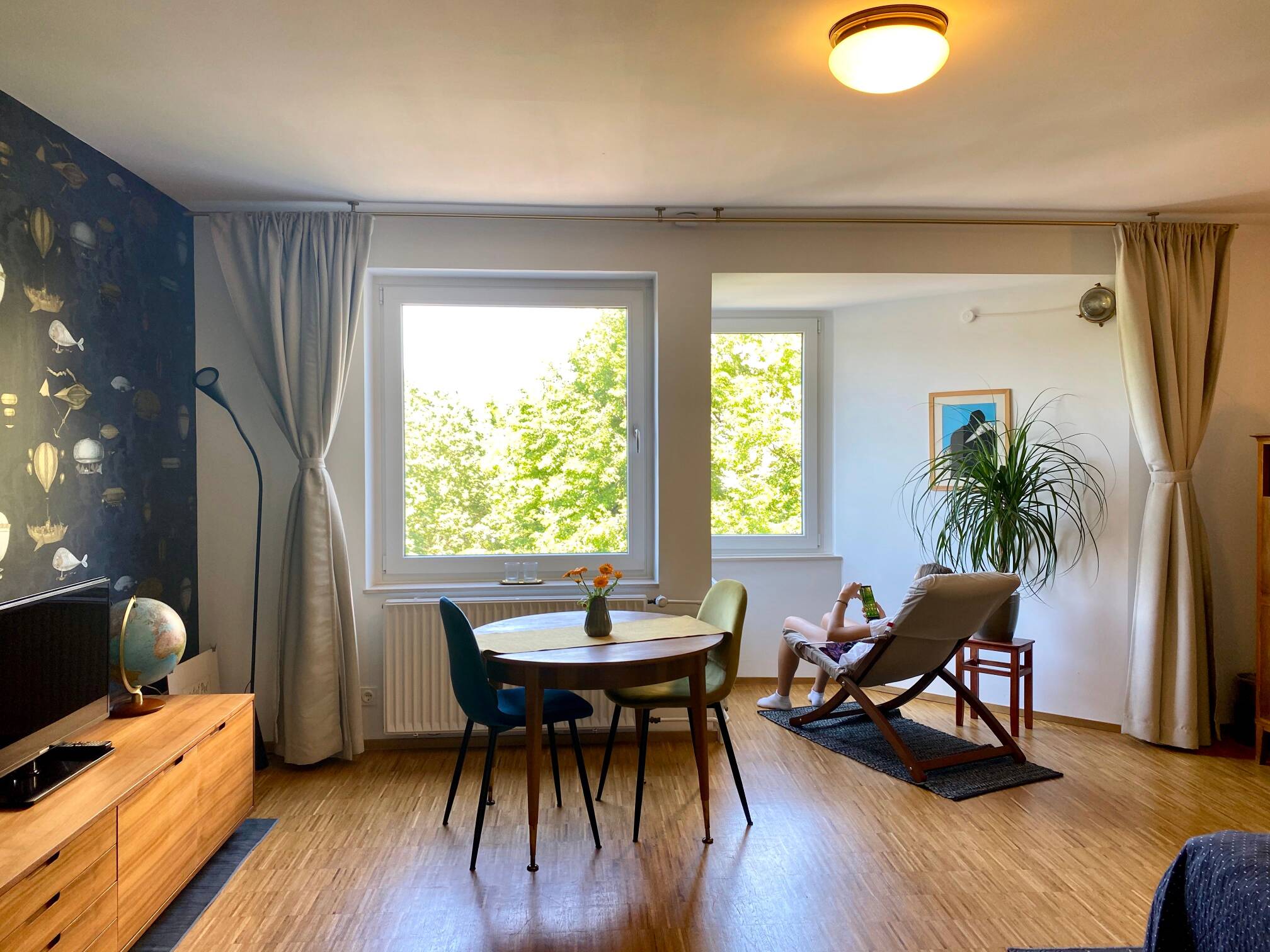 Schönes und zentrales Apartment mit charmanter Aussicht in Düsseldorf – Düsseldorf – Vorschaubild 5