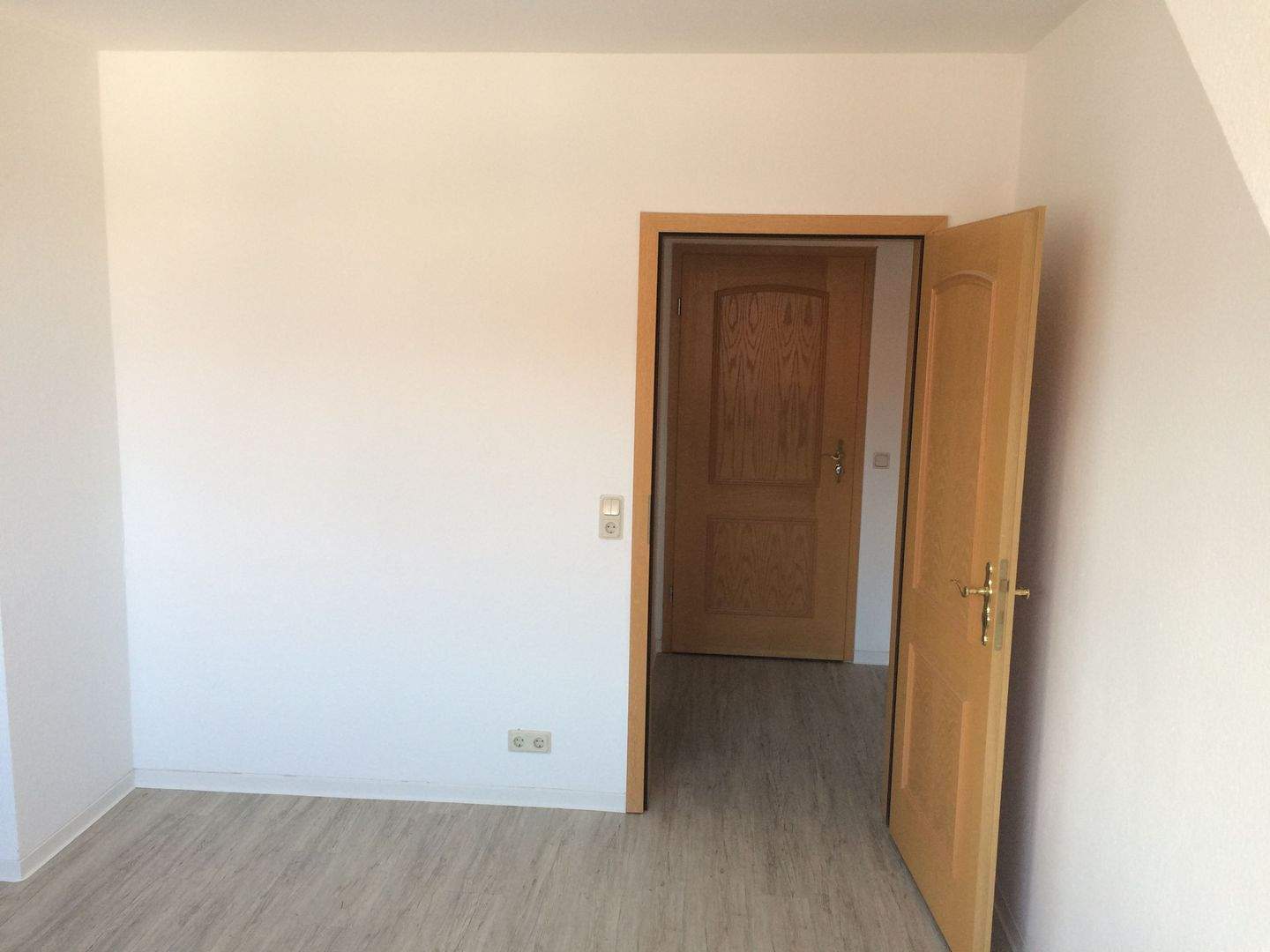1 Zi Apartement mit Bad im DG frei Ap 36 – Jena – Vorschaubild 3