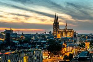MANNELLA *Exklusive Wohnung 180° Altstadt-/ Domblick- 12. Etage im ikonischen Kranhaus Nord* – 50678 Köln – Vorschaubild 3