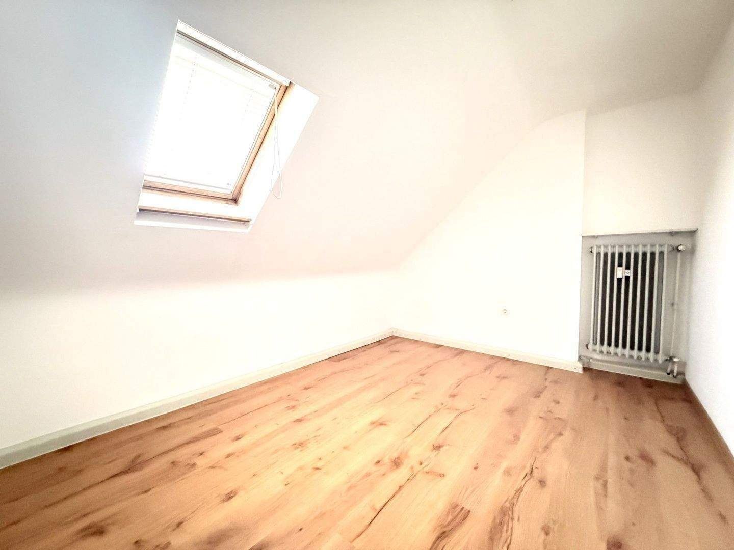 gepflegte 3 Zimmer Wohnung am Reichelsdorfer Keller +++ mit Badewanne +++ – Nürnberg – Vorschaubild 3