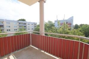 AIGNER - Lichtdurchflutetes Dachgeschoss-Apartment mit Balkon – 80997 München – Vorschaubild 3