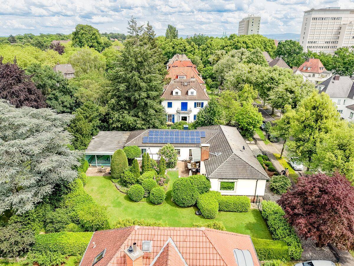 Mitten im Leben und doch ganz privat: Exklusives Einfamilienhaus im Vorderen Westen – Kassel – Vorschaubild 3