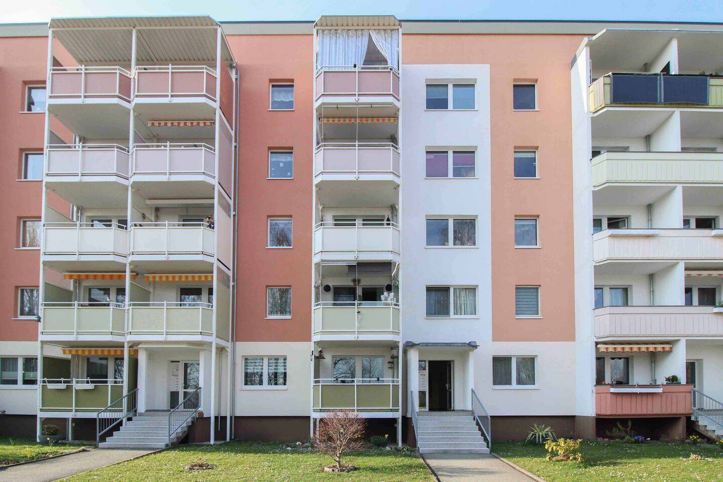 Großzügige 3-Zimmer-Wohnung 76m² mit Balkon und zwei Bädern im 1.Obergeschoss
