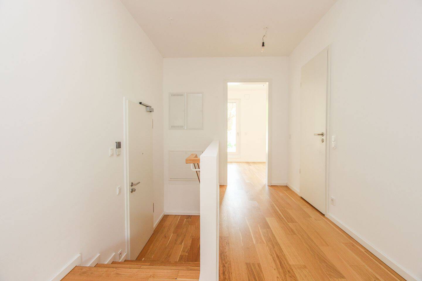 Stilvolle und moderne 2-Zimmer-Terrassenwohnung – München – Vorschaubild 4