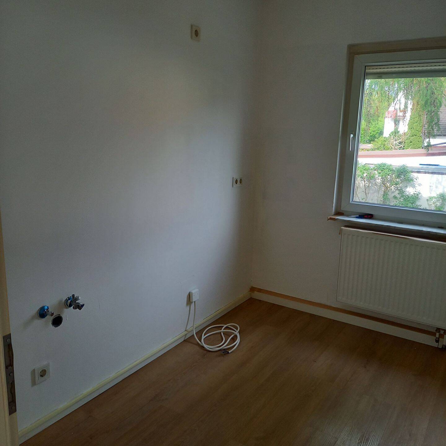 Helle renovierte EG Wohnung mit Terrasse und Gartenmitbenutzung – Nürnberg – Vorschaubild 5