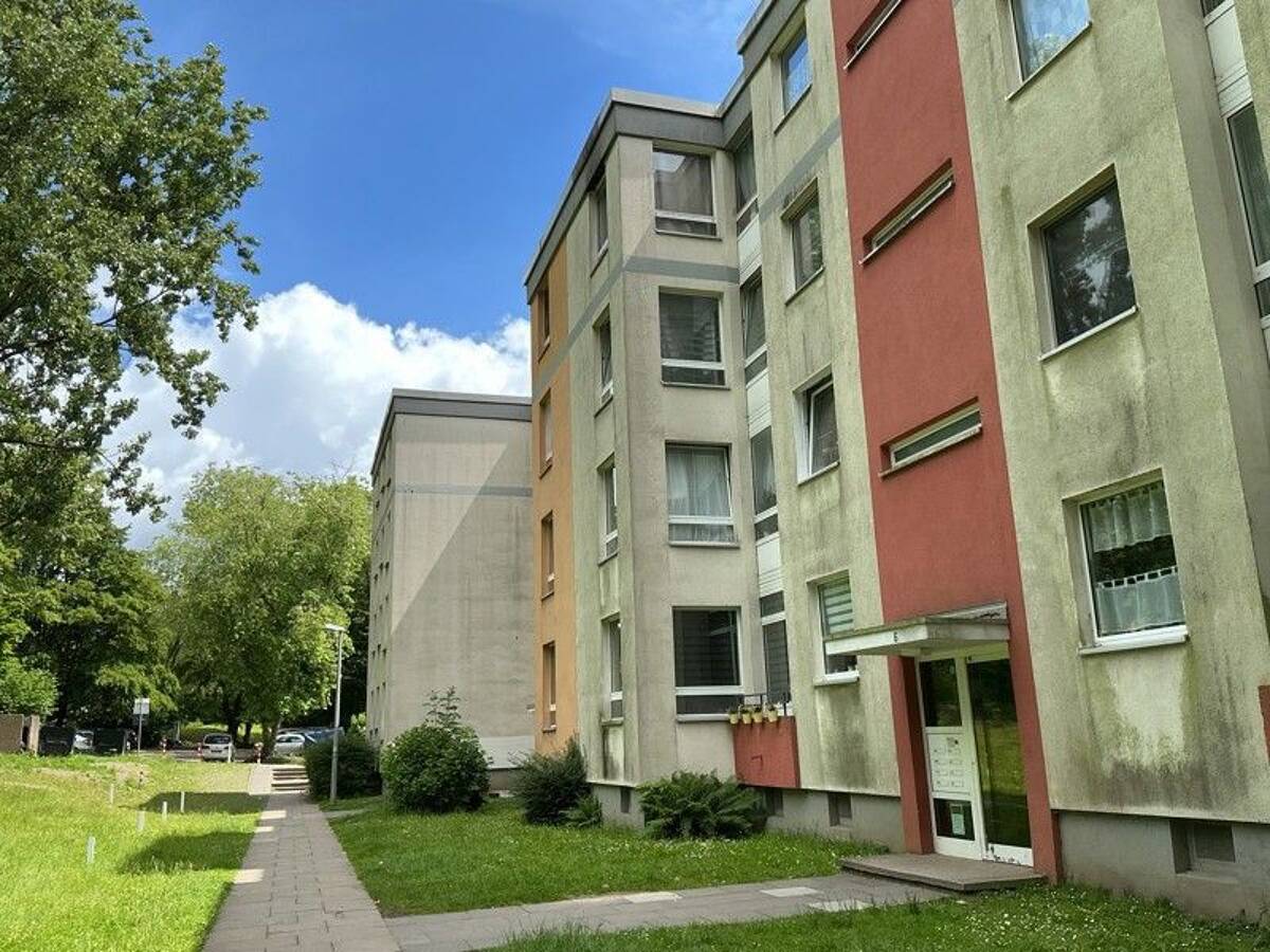 Familienfreundliche 4-Zimmer-Wohnung mit Balkon! – 45279 Essen – Bild 1 von 7