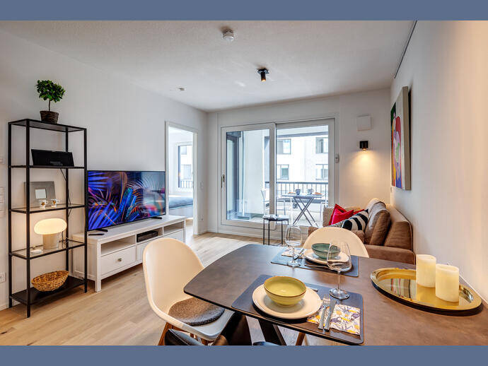Möbliert: Neubau: schöne Wohnung mit moderner Ausstattung