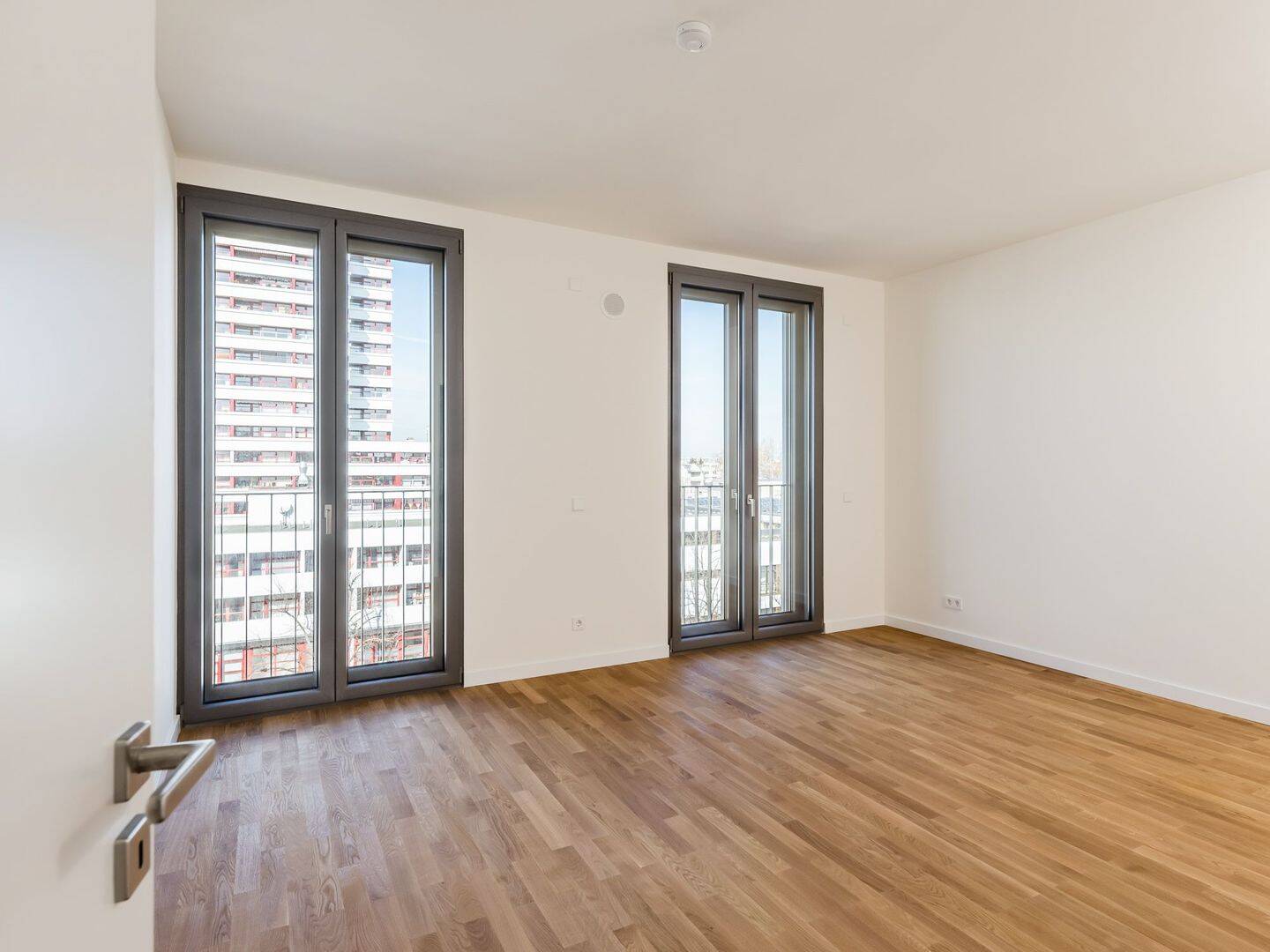3-Zimmer-Neubauwohnung mit offenem Wohnkonzept und großer Süd-Terrasse zum Innenhof – Berlin – Vorschaubild 3