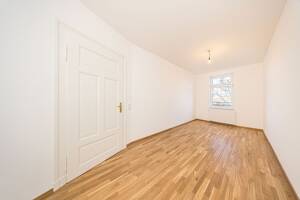 2 Zimmer, Balkon und Echtholzparkett - frisch renoviert – 4299 Leipzig – Vorschaubild 4