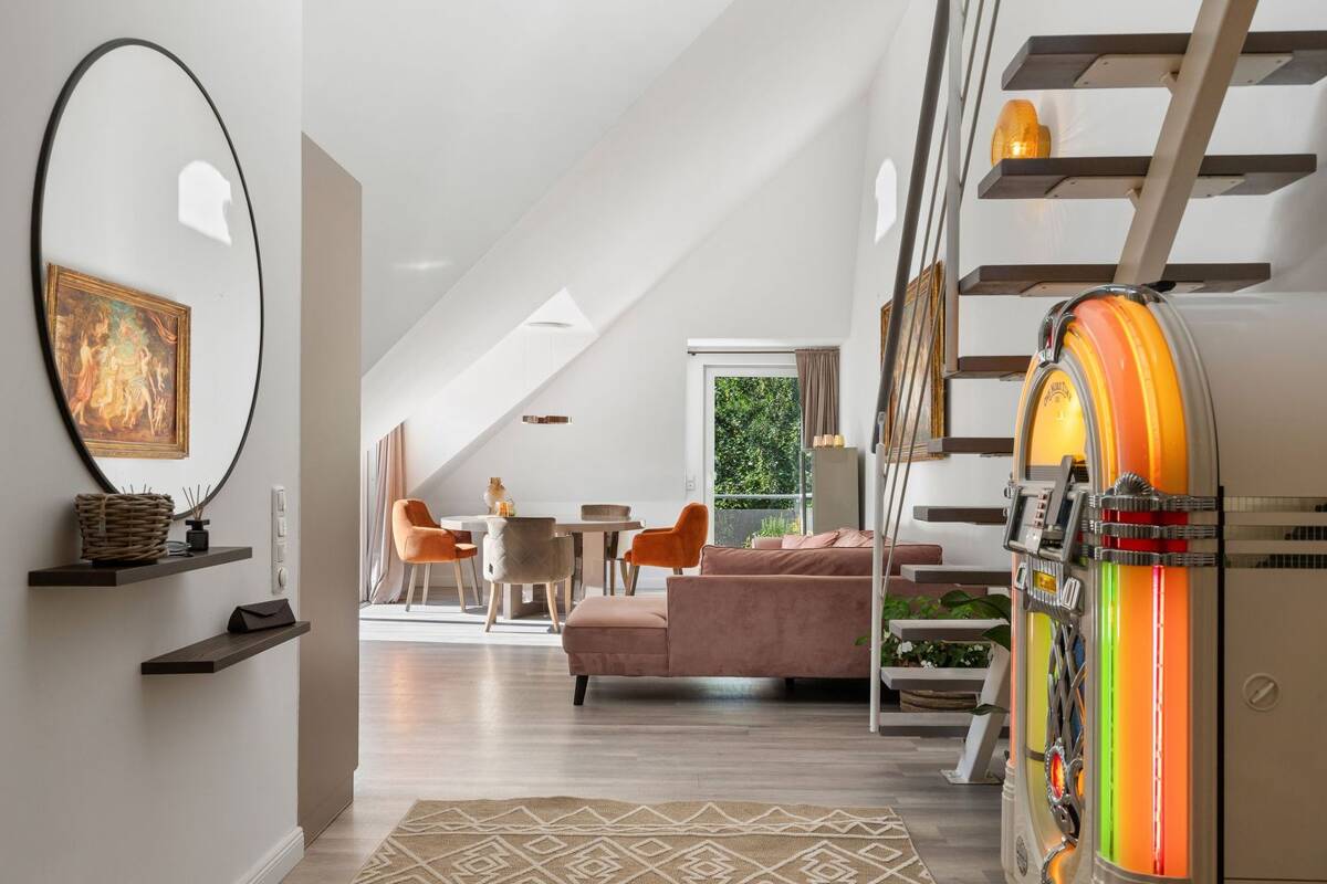 Zauberhafte Maisonette-Wohnung mit Blick ins Alstertal – 22337 Hamburg – Bild 1 von 9
