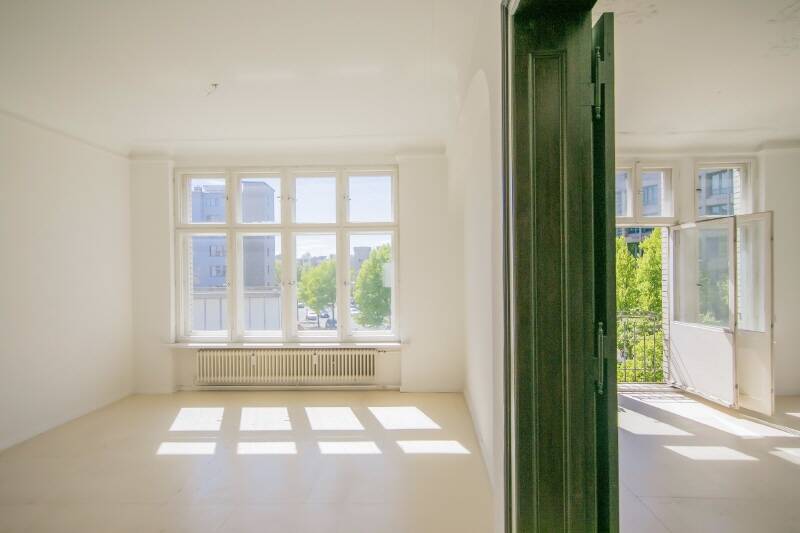 Loft-Atelier mit großen Fenstern im 2. OG am Tempelhofer Ufer – Berlin – Vorschaubild 2