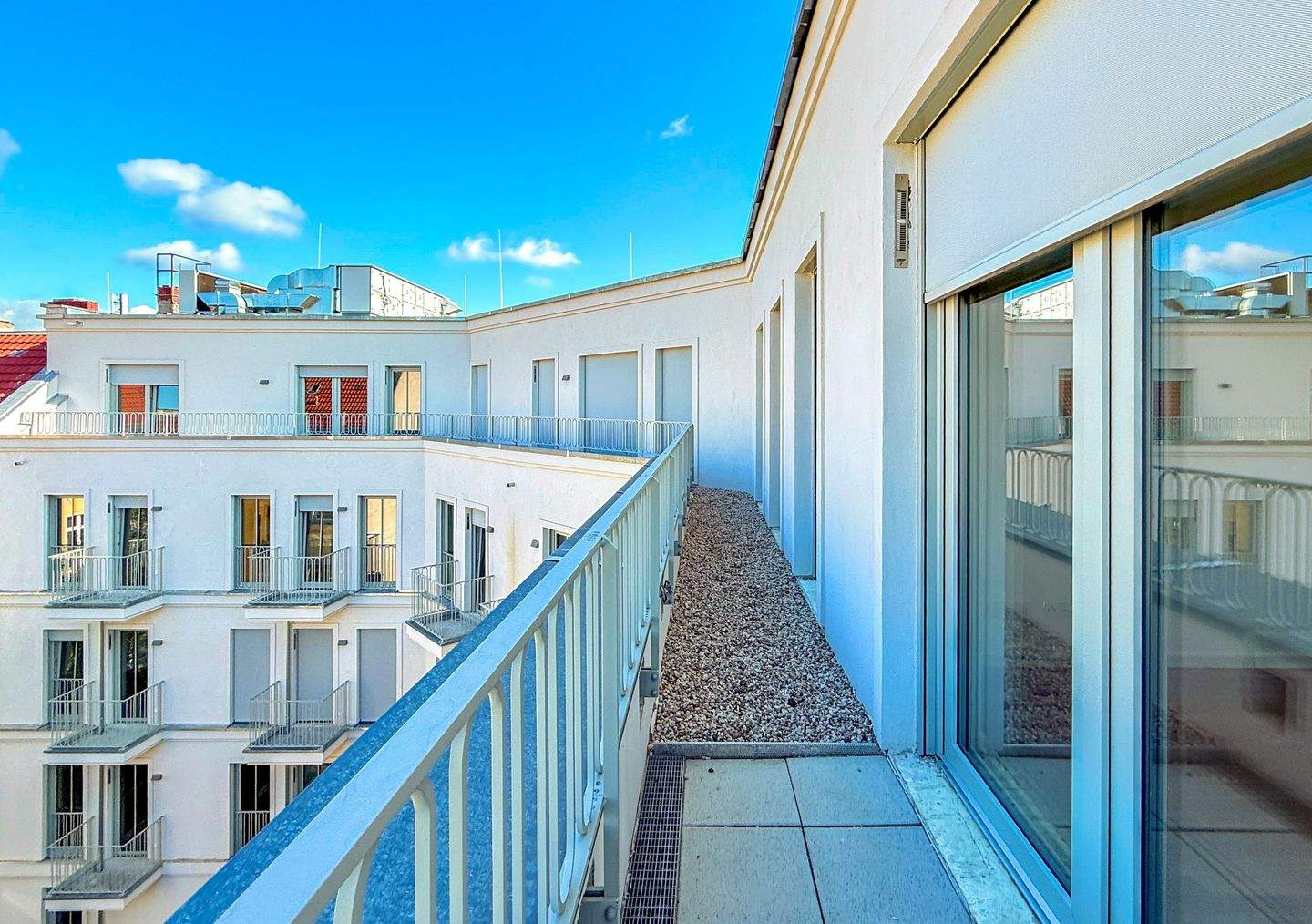 Große Dachgeschosswohnung nah Schloß Charlottenburg - 3 Zimmer am Mierendorffplatz – Berlin – Vorschaubild 9