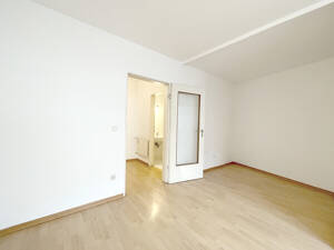 1 Zi.-Balkon-Whg. bei Luitpoldpark, Herzogstraße und Bonner Platz in Schwabing, renovierungsbereit – 80796 München – Vorschaubild 4