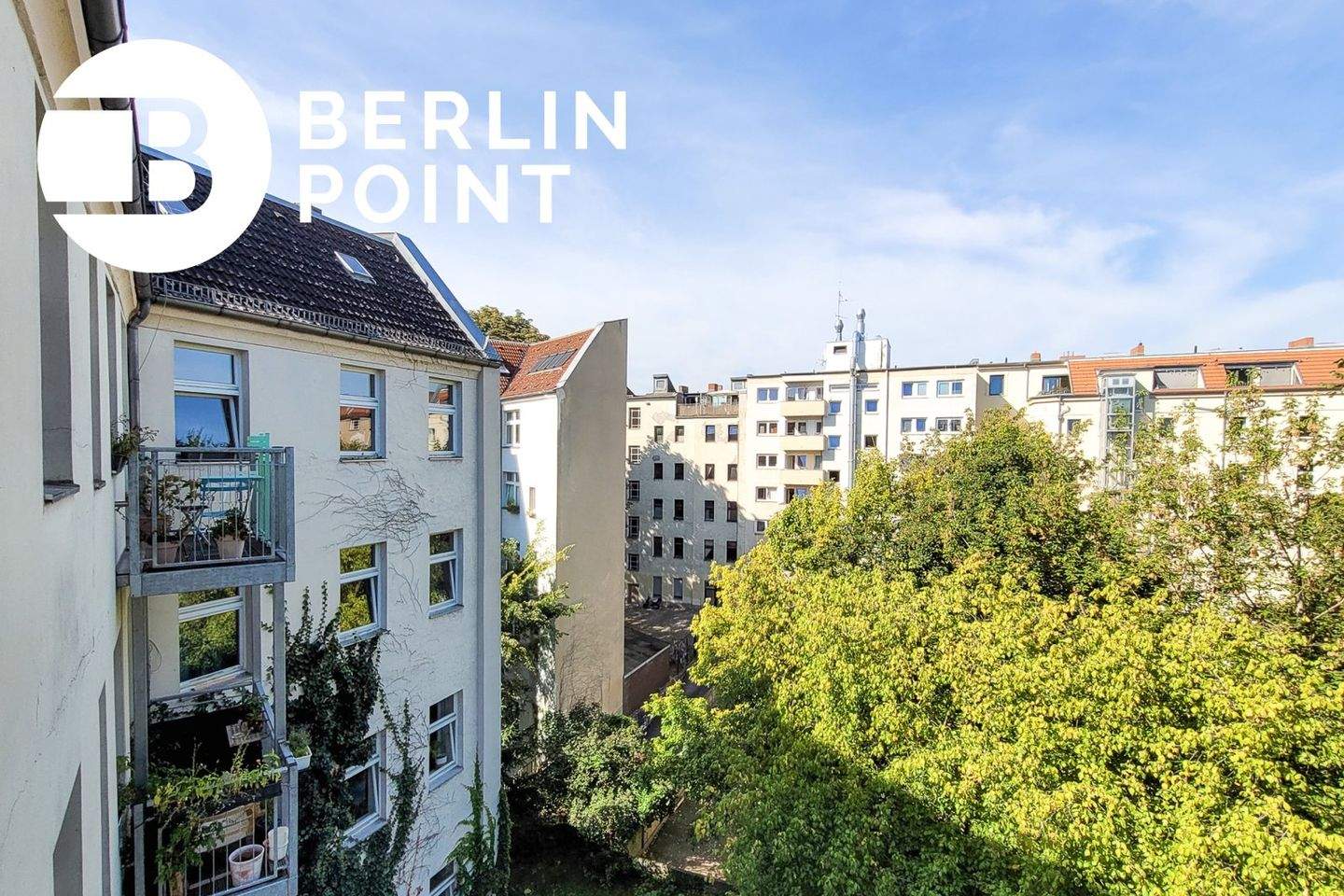 + Pannierstrasse + Sonnig und ruhig + 3.5 Zi Altbau + Aussicht ins Grüne + optional Balkon – Berlin – Bild 1 von 9