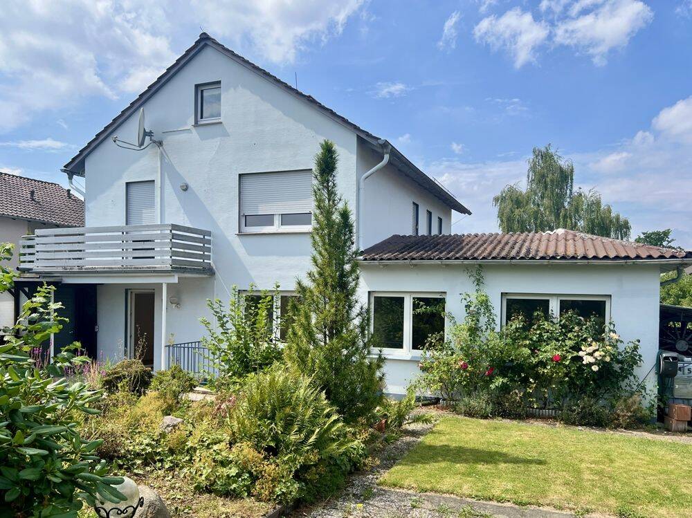 Eigentumswohnung mit Garage und großem Garten