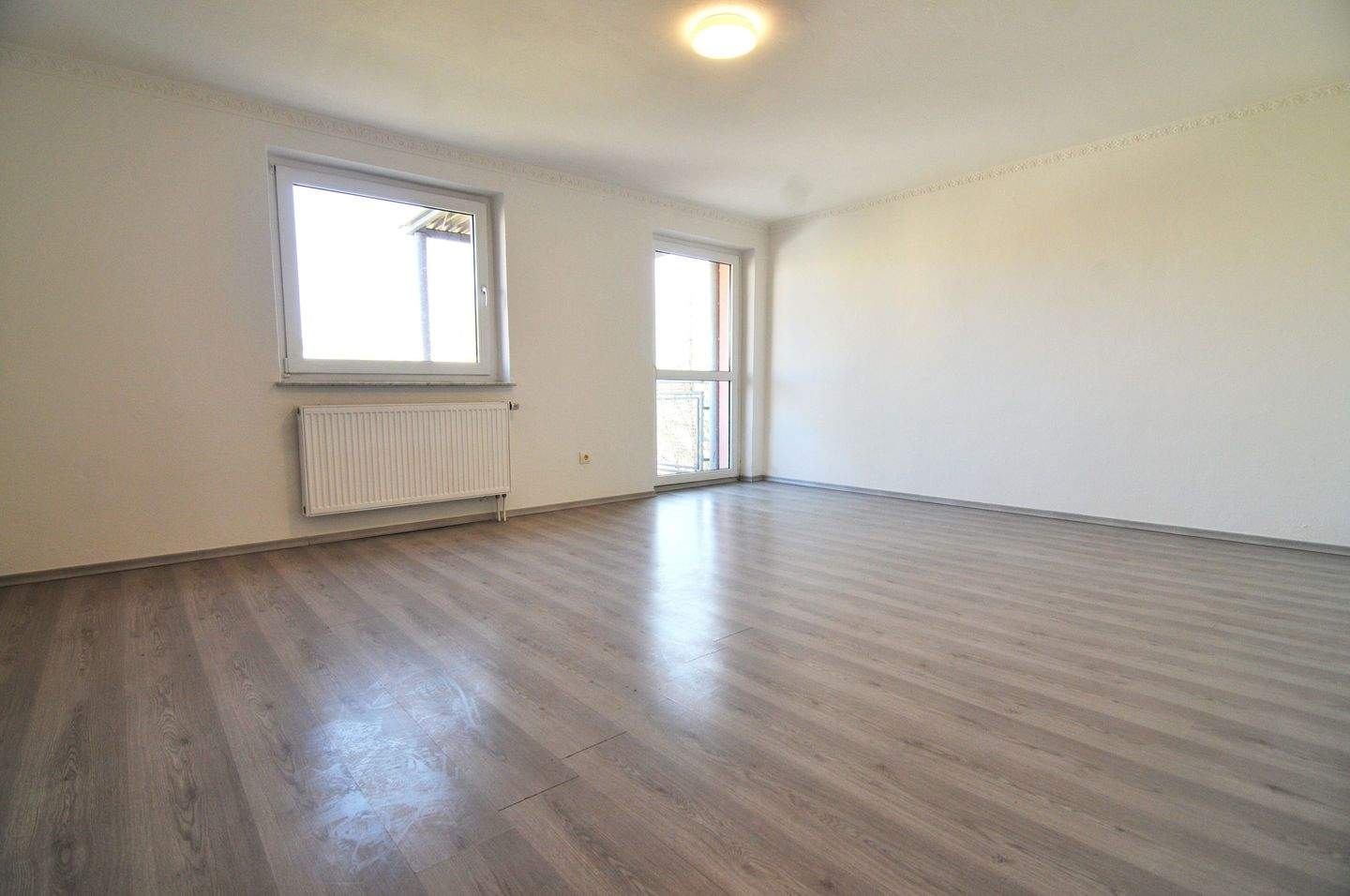 Sonnige 2 Zimmer-Wohnung nahe Saturn-Arena