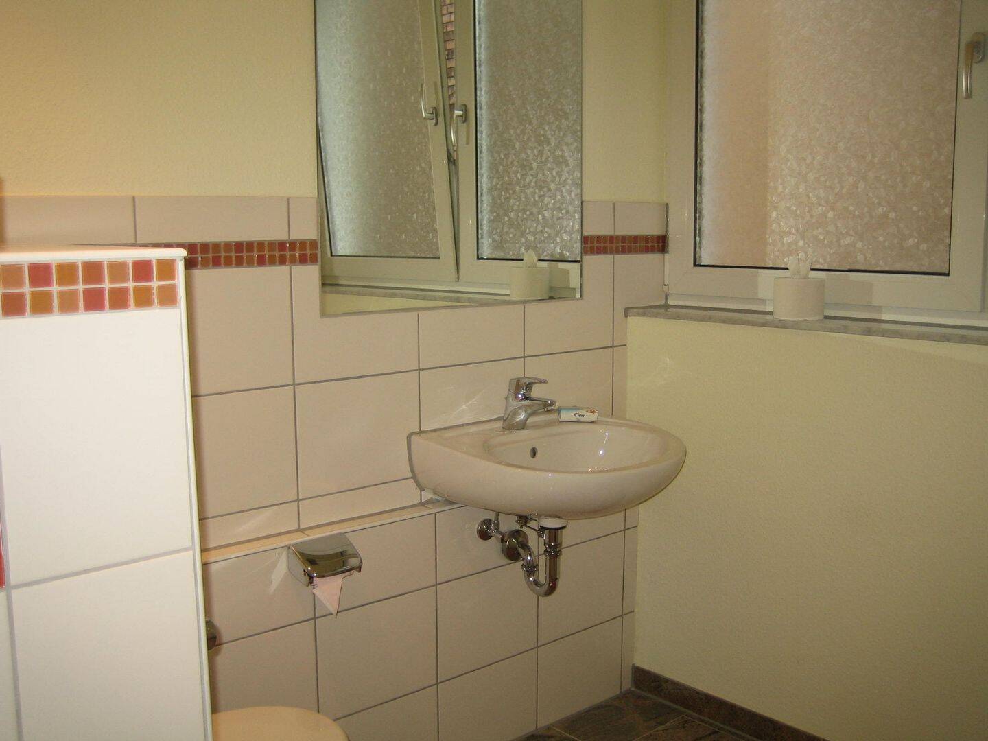 ZENTRAL UND EXKLUSIV - 2-Zimmer-Wohnung in S-Mitte/Süd, Waschmaschine - 2147 – Stuttgart – Vorschaubild 8