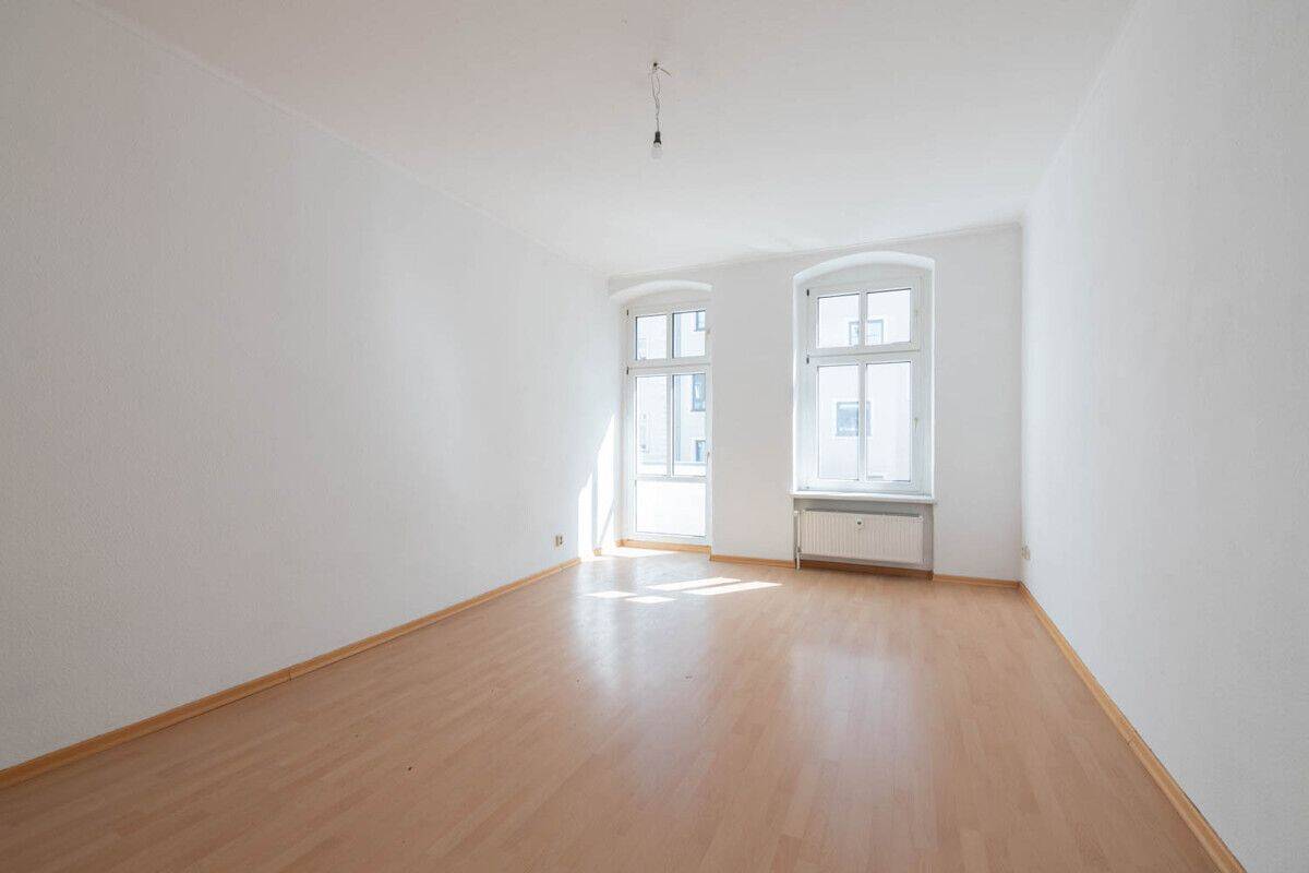 Bezugsfrei: Großzügig geschnittene 2-Zimmer-Wohnung mit Terrasse & Balkon im beliebten Weitlingkiez – 10317 Berlin – Bild 1 von 9