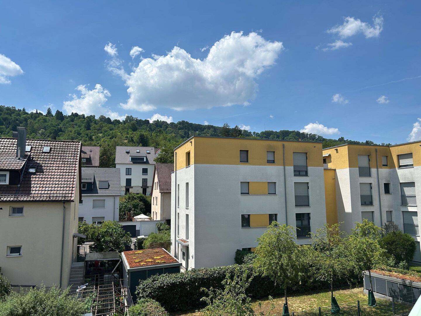 Solider und neuwertiger Sachwert aus 2016. Als Kapitalanlage und für später planen? – Stuttgart – Vorschaubild 2