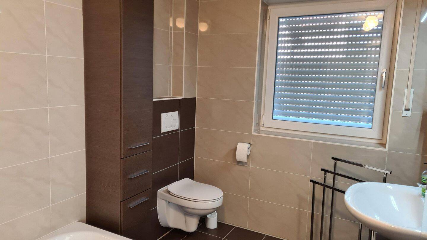 Schöne Wohnung, 2 Zimmer, Küche, Bad, Stellplatz – Ingolstadt – Vorschaubild 6