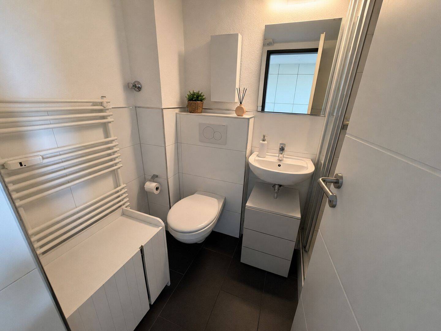Zentral gelegenes 1-Raum-Apartment attraktiv vermietet – Düsseldorf – Vorschaubild 8