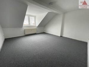 Neue Fußböden! Gemütliche Dachgeschosswohnung in ruhiger Lage von Aue – 8280 Aue – Vorschaubild 2