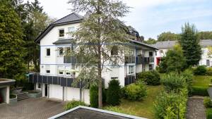Wohnen in bester Lage - Helle Eigentumswohnung mit Balkon und Blick ins Grüne – 59929 Brilon – Vorschaubild 1