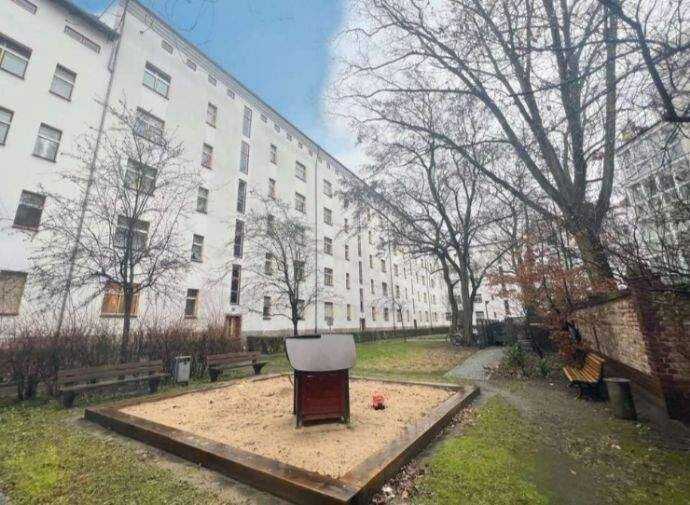 INVESTITION IN DIE ZUKUNFT - GEPFLEGTE & RUHIGE WOHNUNG - MIT SONNIGER LOGGIA & BLICK INS GRÜNE – Berlin – Vorschaubild 8