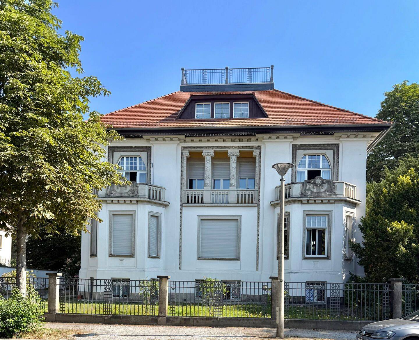 Großzügige 3-Zimmer-Maisonette-Wohnung mit Dachterrasse am Großen Garten