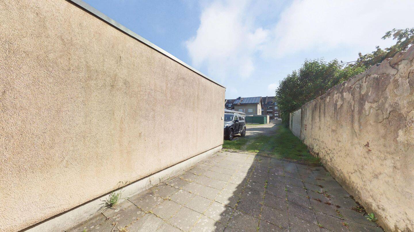 MG-Pesch: Mehrfamilienhaus mit 6 Wohneinheiten plus Garagen - mit Mietsteigerungspotential – Mönchengladbach – Vorschaubild 9