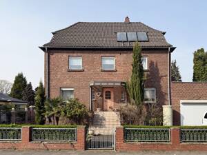 Großes Zweifamilienhaus mit wundervollem Gartenparadies - Top Lage in Porz-Wahn – 51147 Köln – Vorschaubild 1
