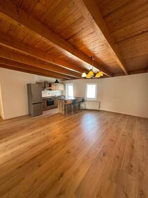 Frisch sanierte 4-Zimmer-Altbauwohnung mit Wohnküche, Holzbalkendecke & Tageslichtbad – 39112 Magdeburg – Vorschaubild 6