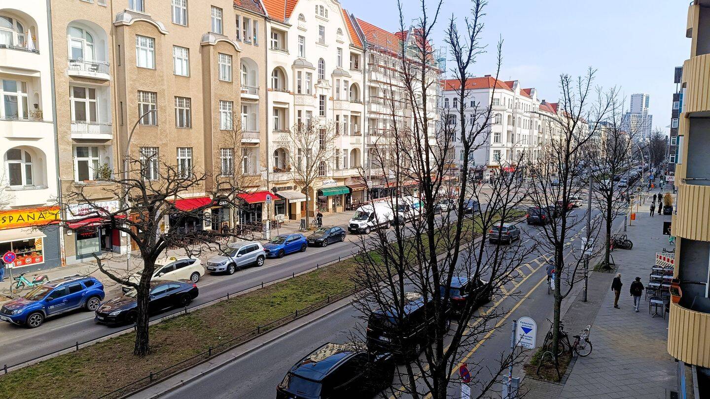 Saniert, mit Balkon und Pkw-Stellplatz -nahe Savignyplatz und Ku´damm im Wielandkiez- – Berlin – Vorschaubild 8