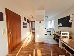 Helle Zimmer, 2 Balkone, EBK, neue Fenster & Stellplatz – 39120 Magdeburg – Vorschaubild 8