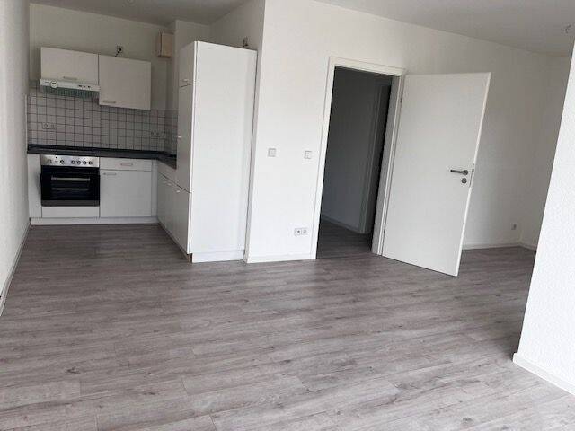 Schöne helle 2-Raumwohnung mit Einbauküche ab sofort zu vermieten – Magdeburg – Vorschaubild 2