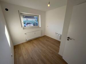Provisionsfrei! Renoviert! 4-Zimmer-Wohnung mit Garten und Stellplatz! – 33739 Bielefeld – Vorschaubild 8