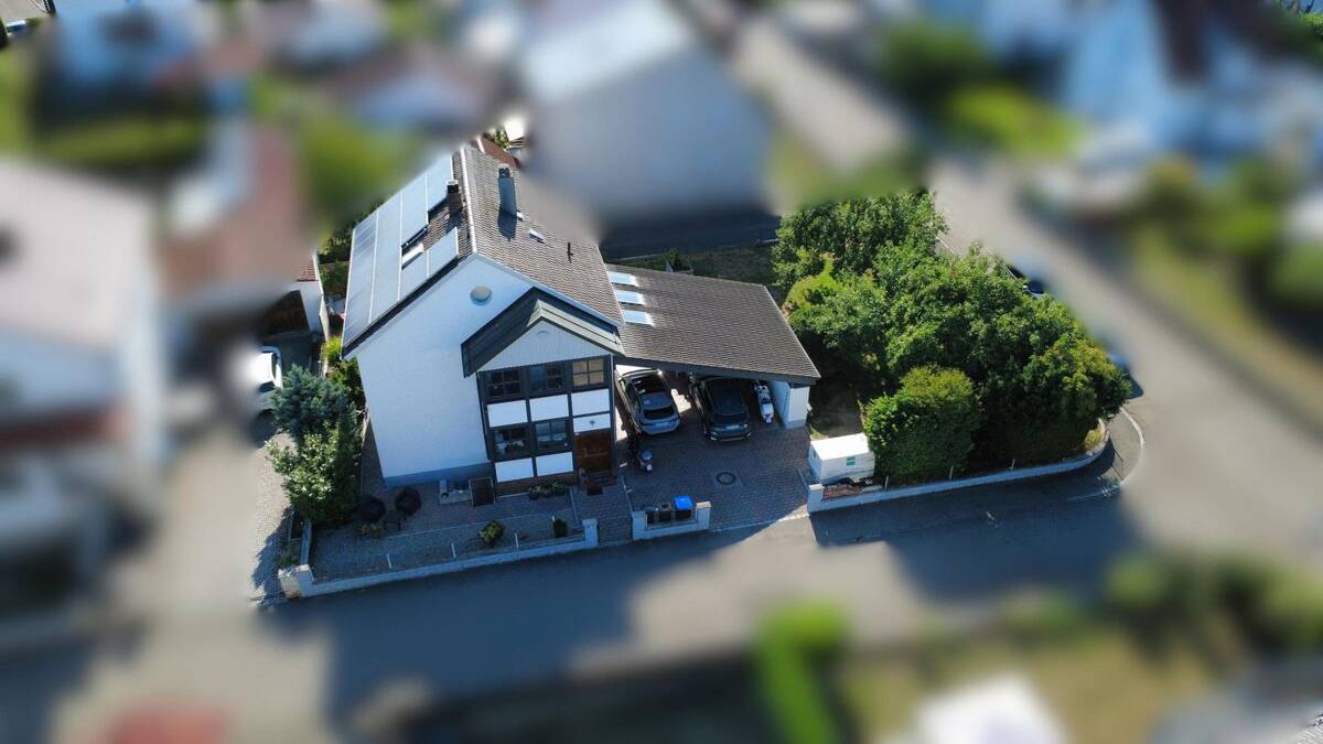 Aktuell reserviert: Einfamilienhaus mit Einliegerwohnung in Gerlenhofen – 89233 Neu-Ulm – Bild 1 von 9