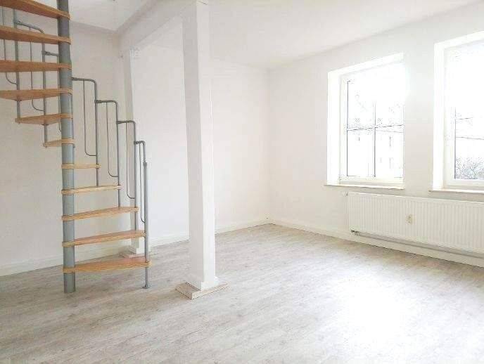 !! 4-Zimmer-Maisonettewohnung mit 2 Bädern und 2 Balkonen !!